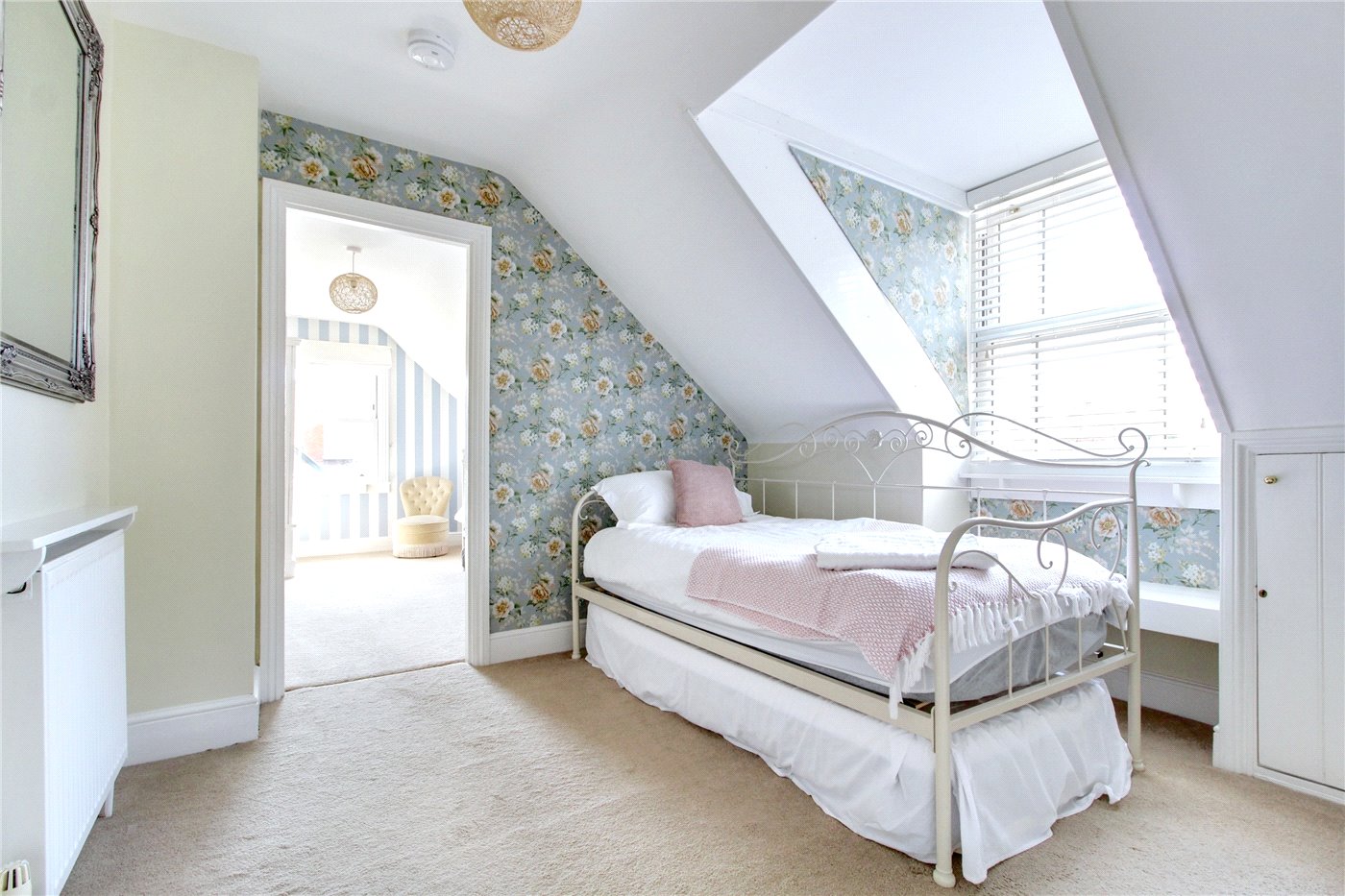 Bed 6/Dressing Room